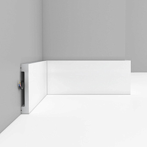 Плинтус Decomaster D257 (80*12*2000 мм)